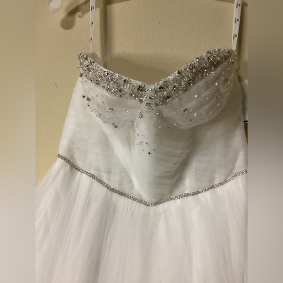 David’s Bridal Dress size 4 - Picture 5 of 11